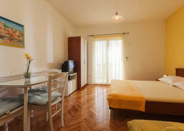 Apartmani Niko Podgora Bagian luar foto